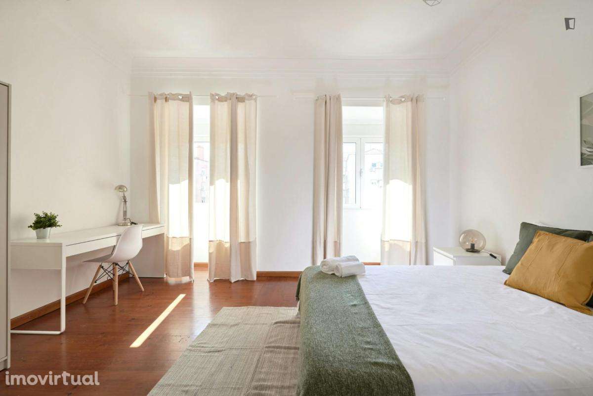 Quarto - localizado em Roma-Areeiro Lisbon - Grande imagem: 5/24