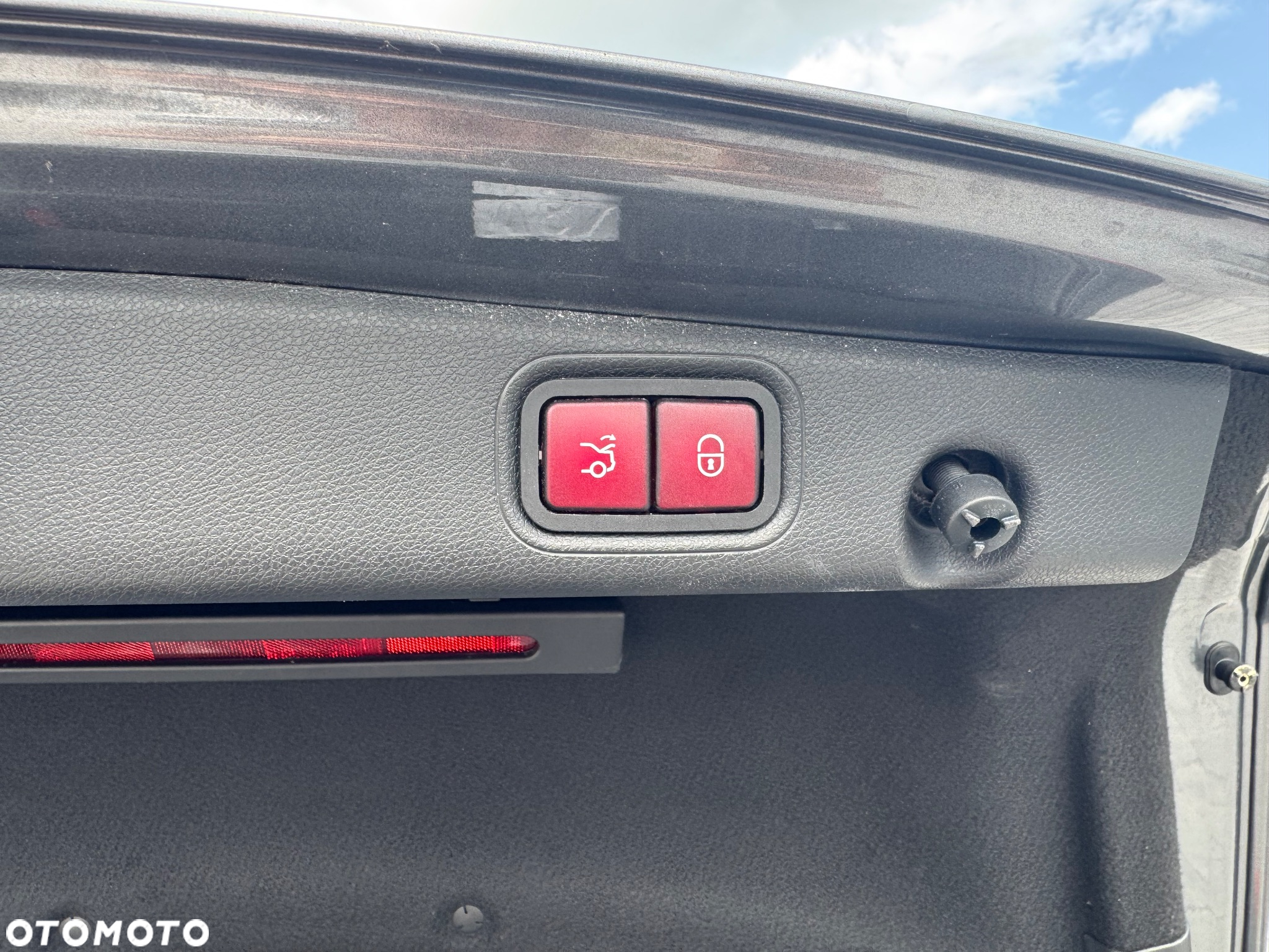 Mercedes-Benz Klasa E 200 4-Matic 9G-TRONIC - 28