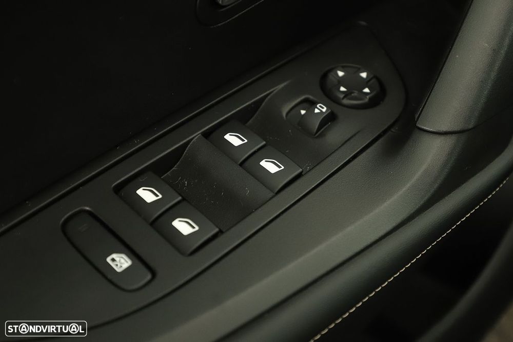 Peugeot 2008 1.2 PureTech Allure - 20