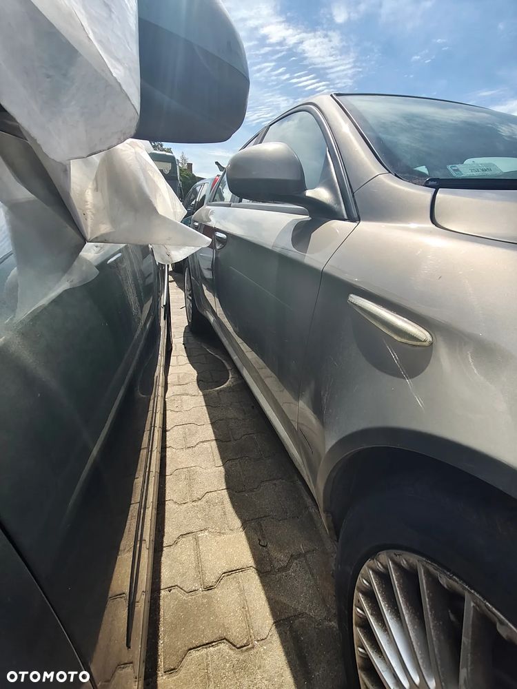Alfa Romeo 159 2,4  JTDM  diesel na części drzwi szyba klapa lusterko silnik skrzynia fotel itp - 15
