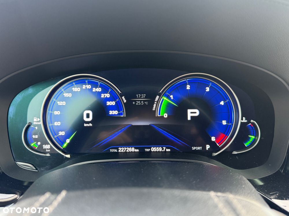 BMW Seria 5 520d xDrive Luxury Line sport - 22