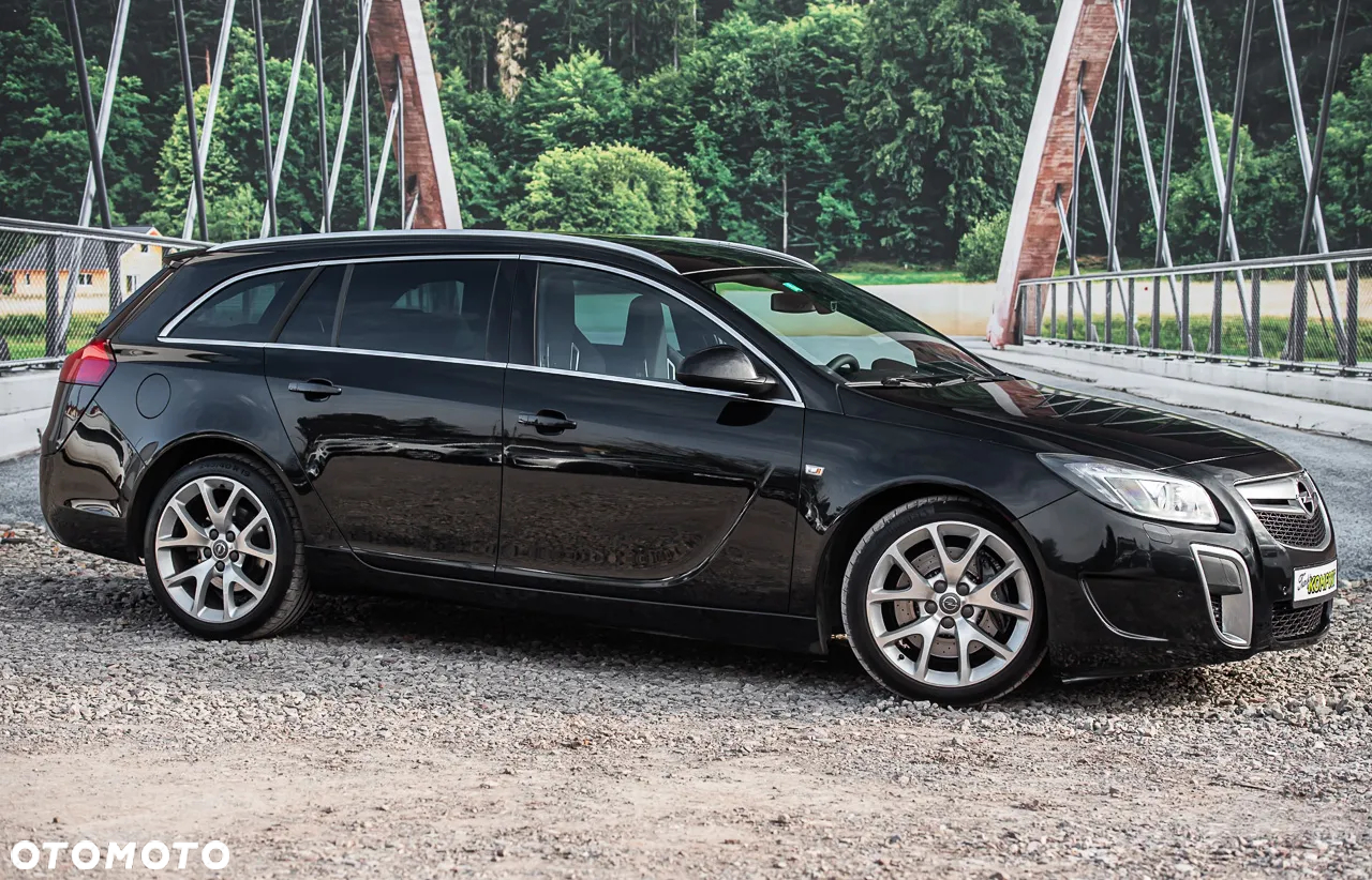 Opel Insignia 2.8 V6 Turbo 4x4 Sports Tourer OPC - 3