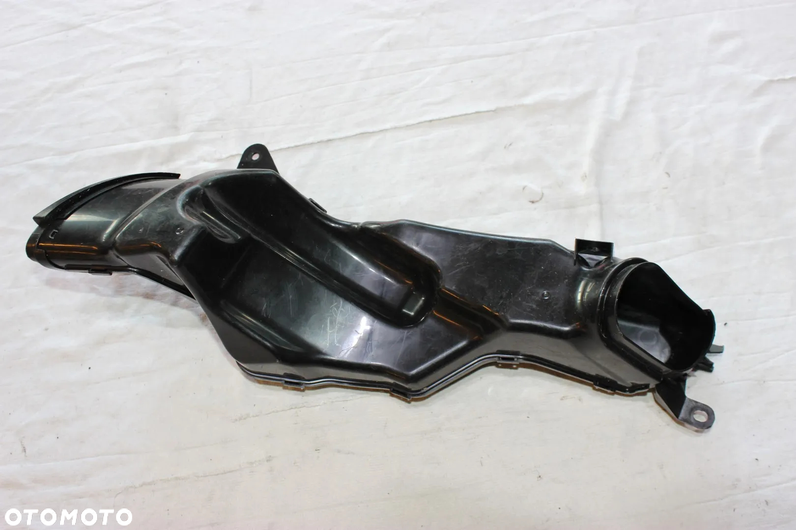 Wlot powietrza wypełnienie prawy Suzuki GSX-R 1000 K9 L1 L2 - 2
