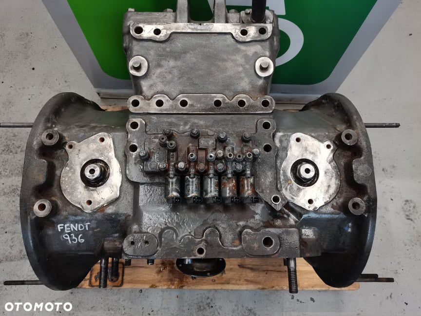 Środek mostu Fendt 933 Vario {Tył} - 10