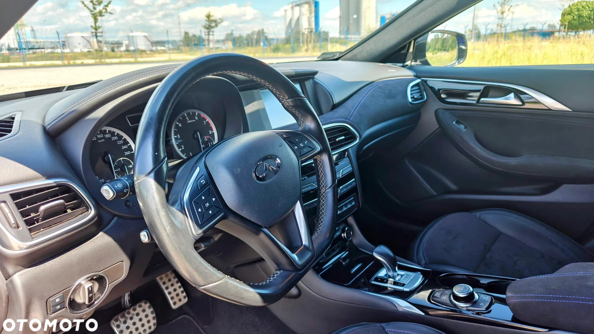 Infiniti Q30 1.6t Sport City Black 7DCT - 10