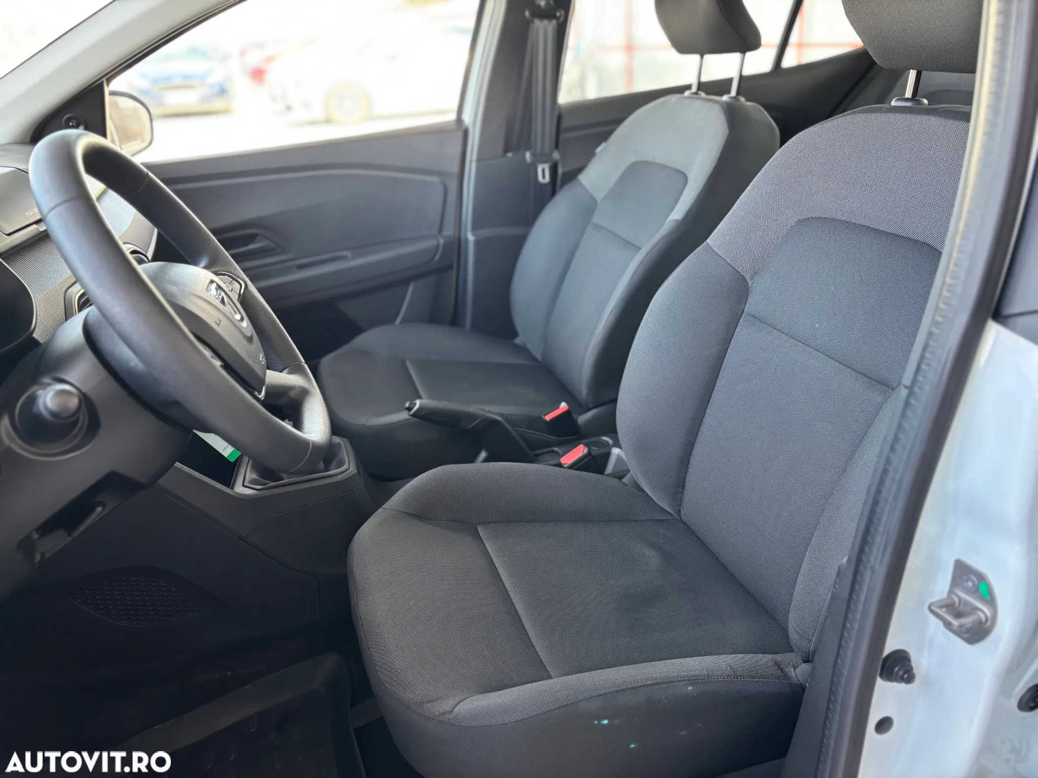 Dacia Logan TCe 90 Essential - 15