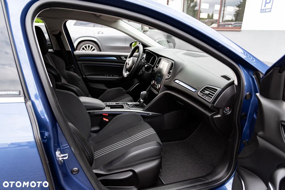 Renault Megane ENERGY TCe 205 EDC GT - 25