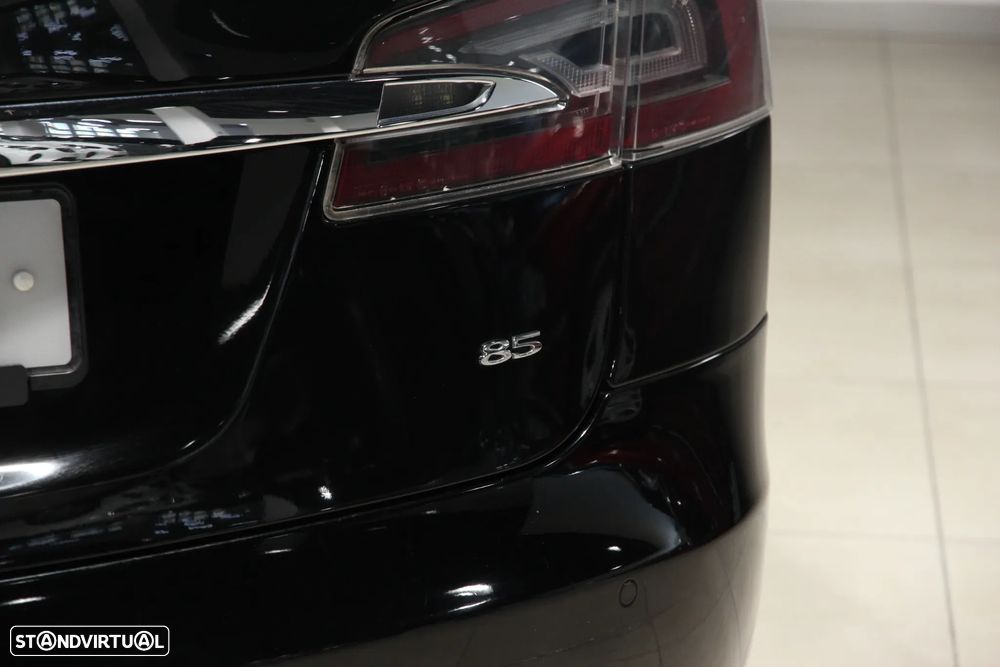 Tesla Model S 85 - 5