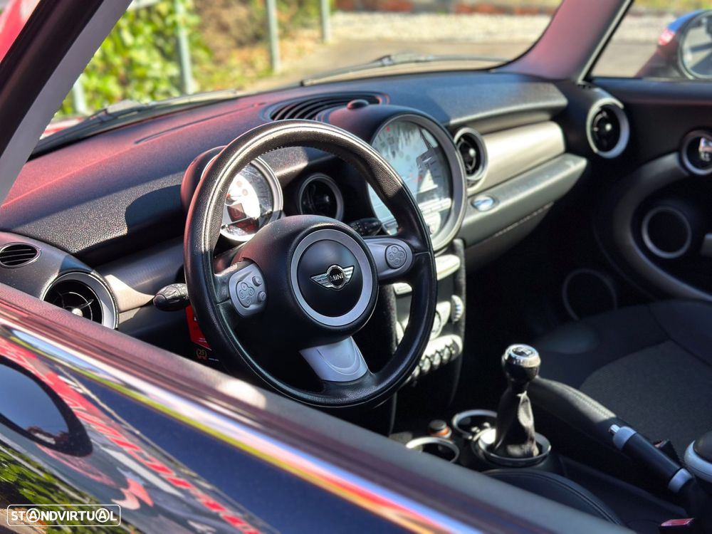 MINI 3 Portas Cooper D - 2