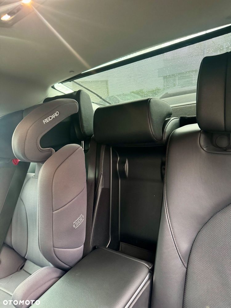 Toyota Camry Executive - 12