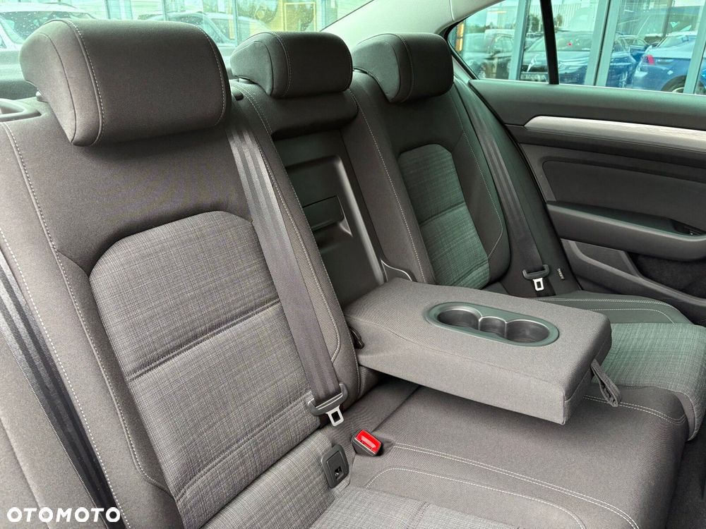 Volkswagen Passat - 15