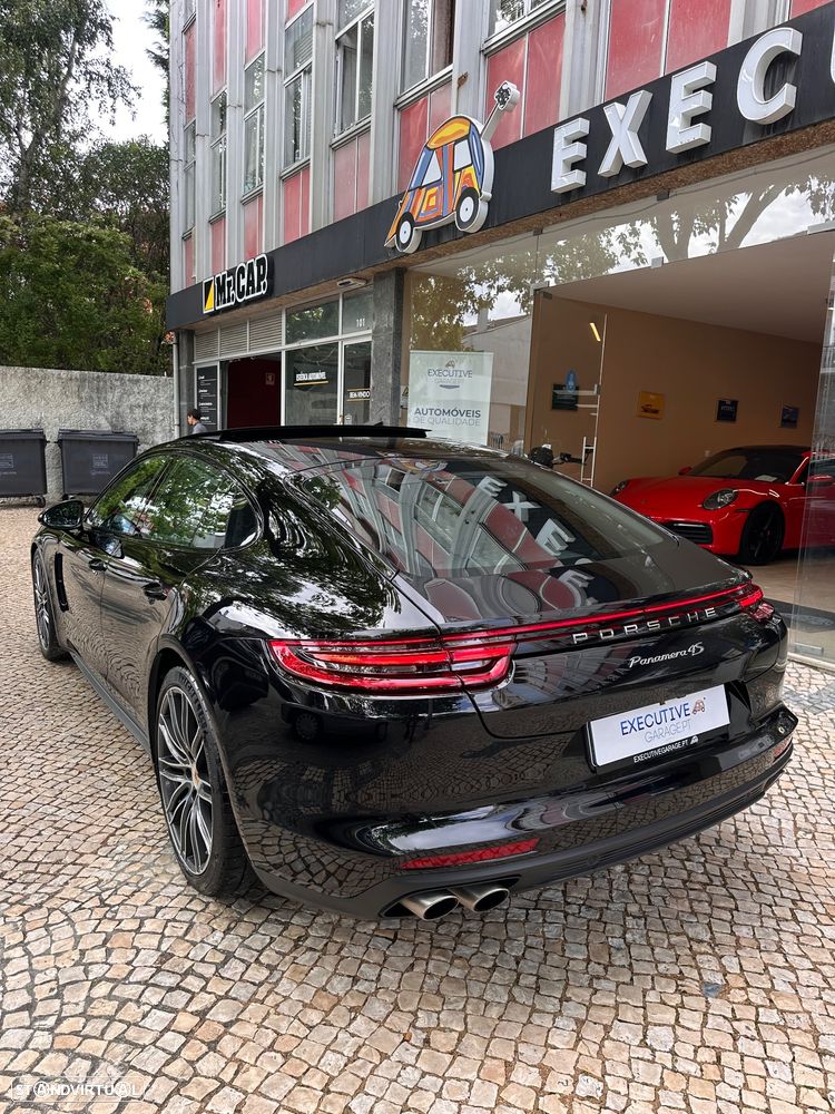 Porsche Panamera 4 S - 27