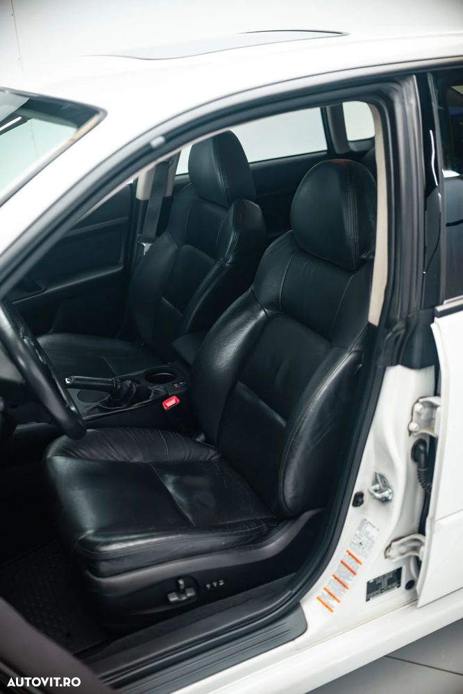 Subaru Legacy - 14