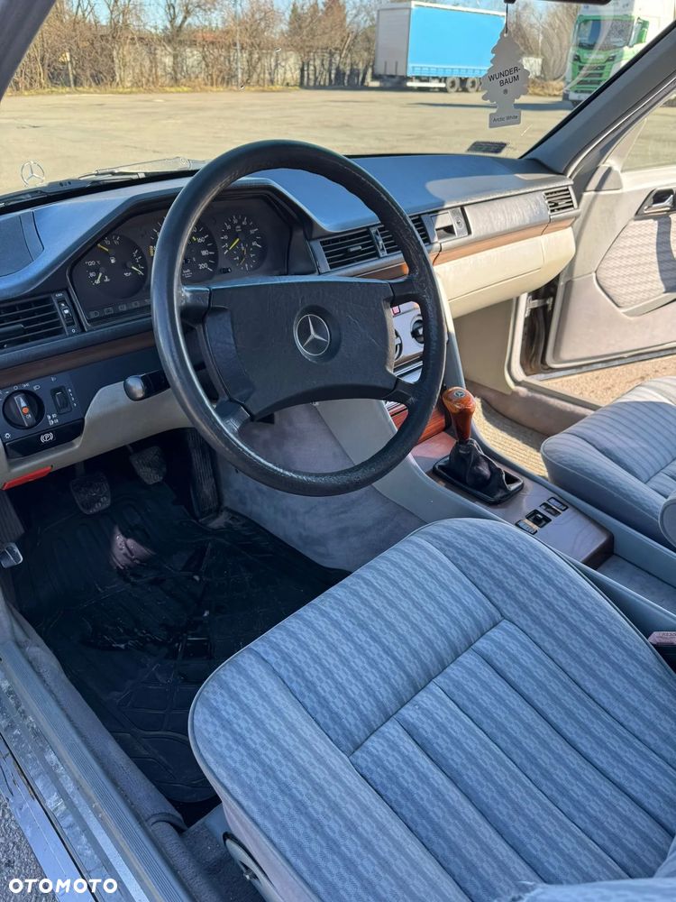 Mercedes-Benz W124 (1984-1993) - 8