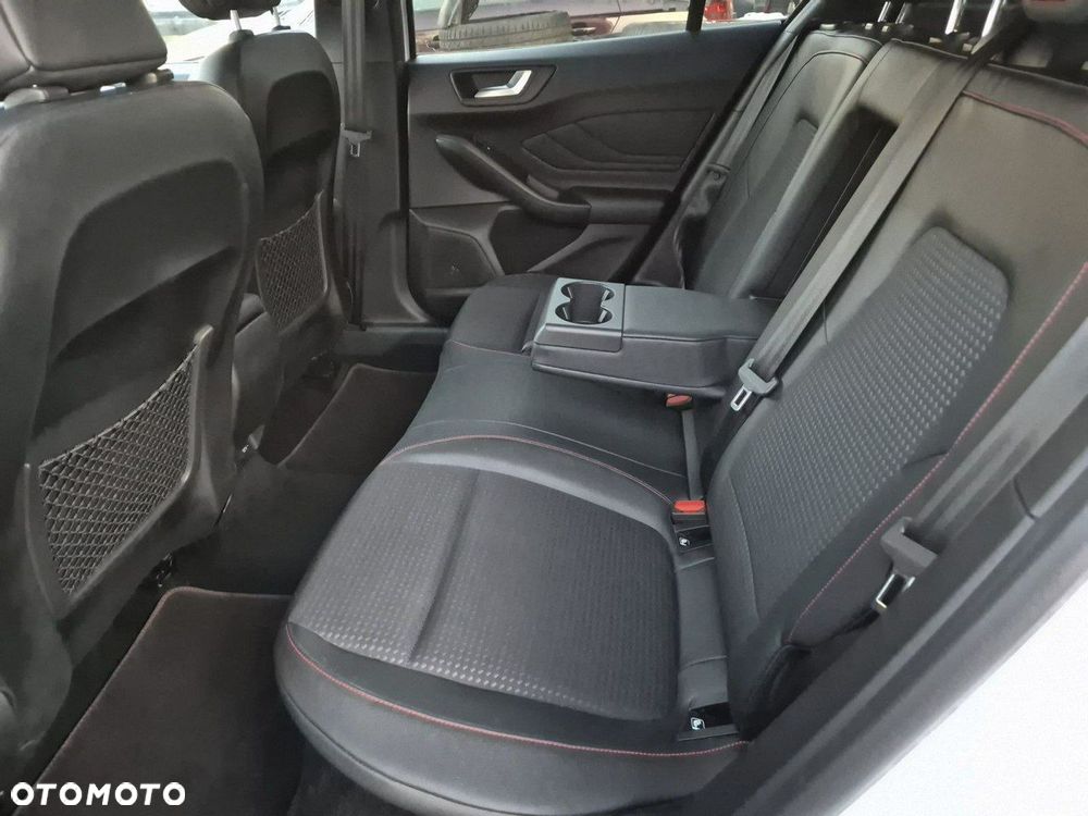Ford Focus - 25