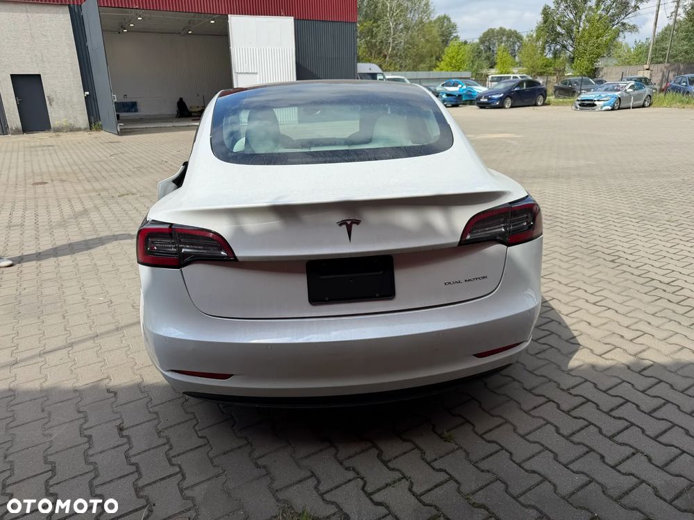 Tesla Model 3 - 6