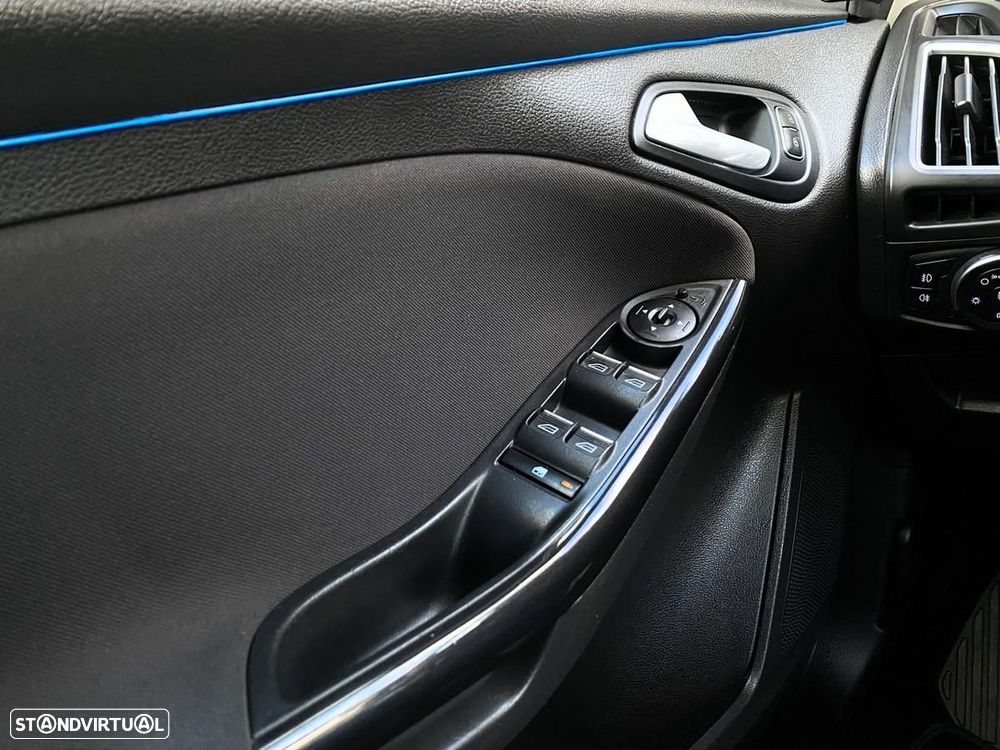 Ford Focus SW 1.5 TDCi Titanium — fotografia 26