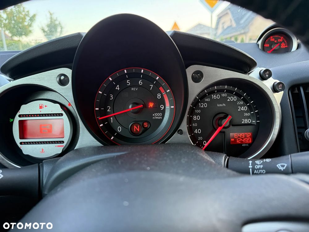 Nissan 370 Z - 16