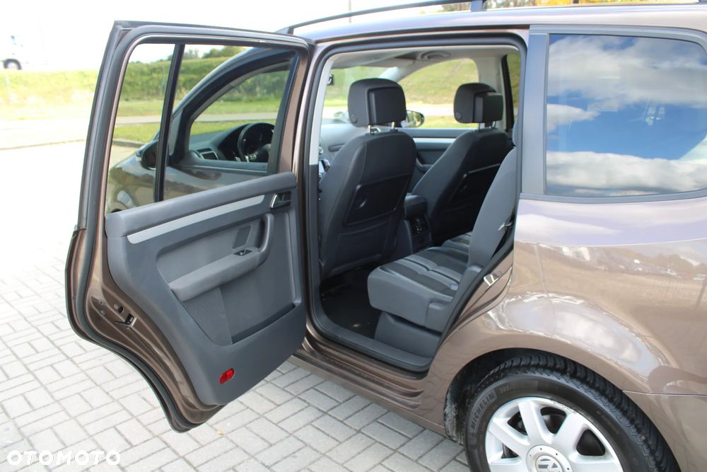 Volkswagen Touran 1.6 TDI DPF MATCH - 23
