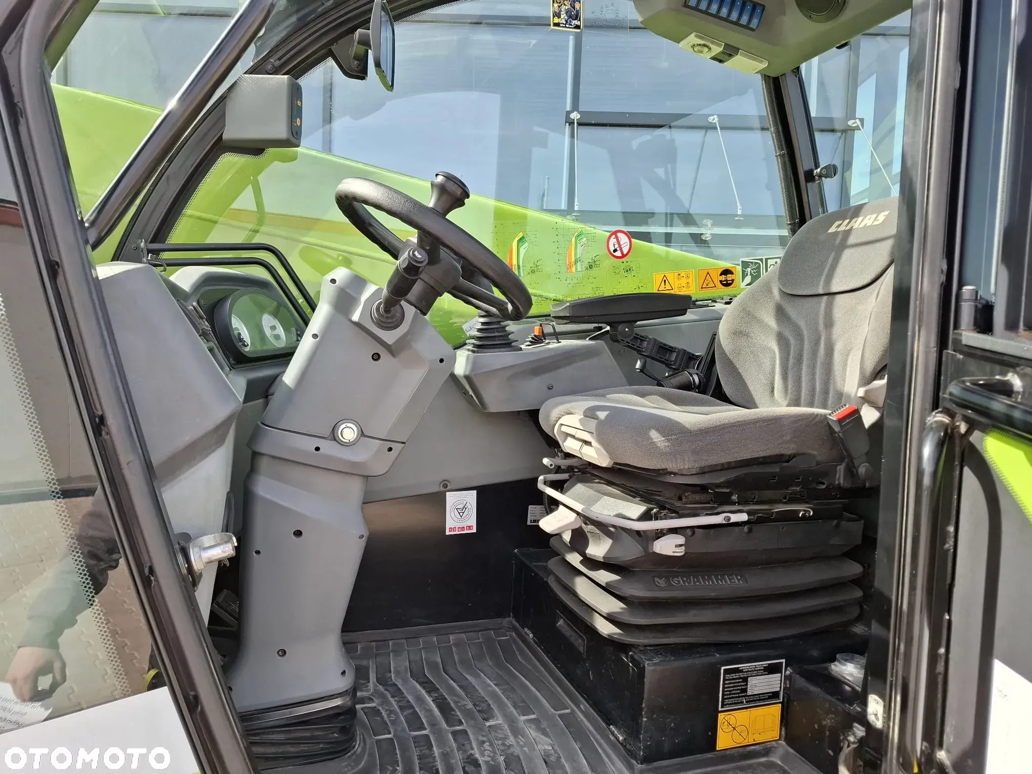 Claas SCORPION 746 VP Stage IV - 7