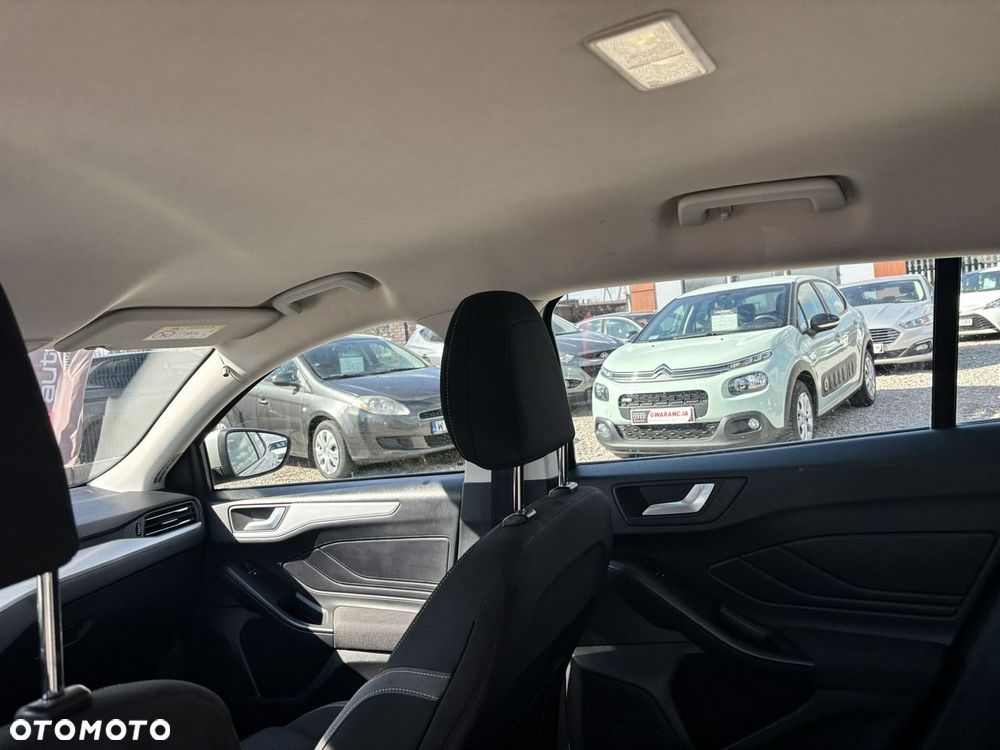 Ford Focus - 32