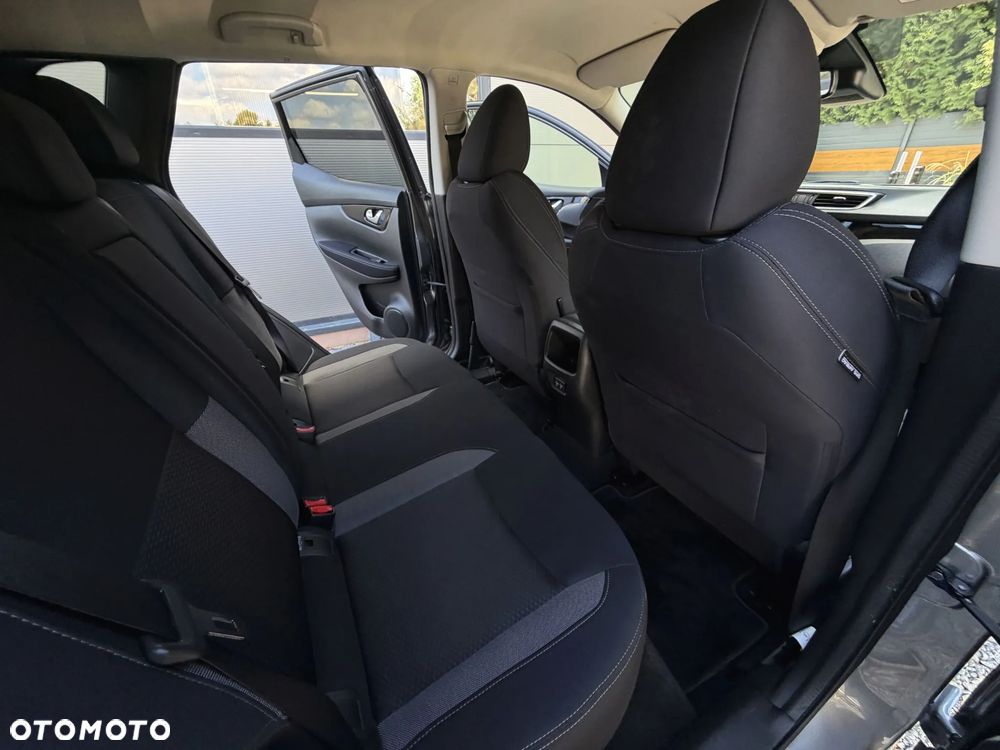 Nissan Qashqai 1.3 DIG-T N-Connecta DCT - 17
