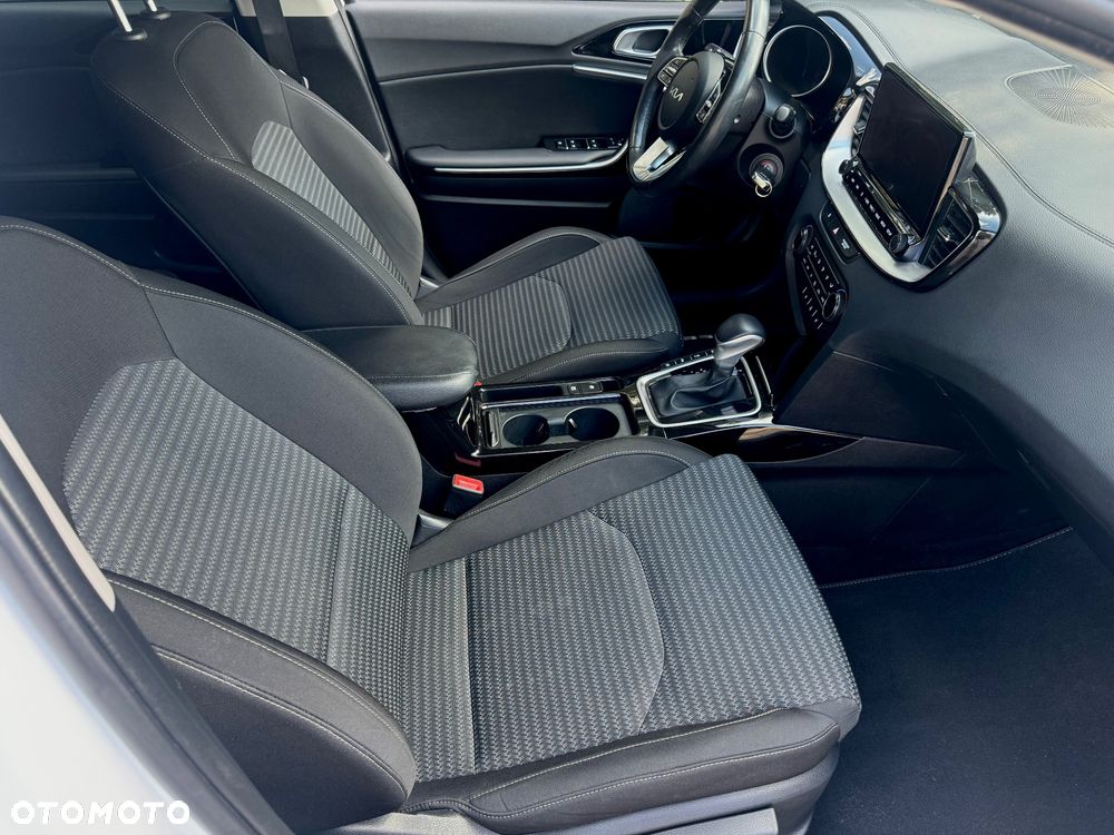 Kia Ceed 1.6 CRDi mHEV Business Line DCT - 13