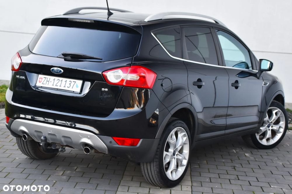 Ford Kuga 2.5 4x4 Titanium - 37