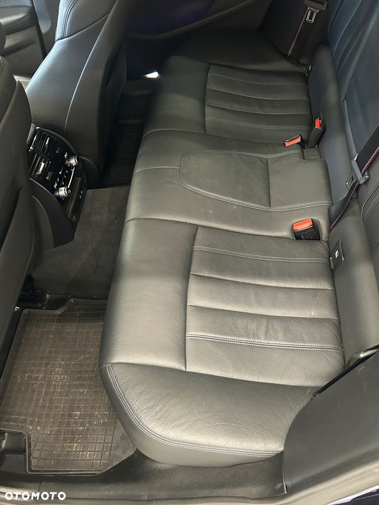 BMW Seria 5 520d M Sport - 29