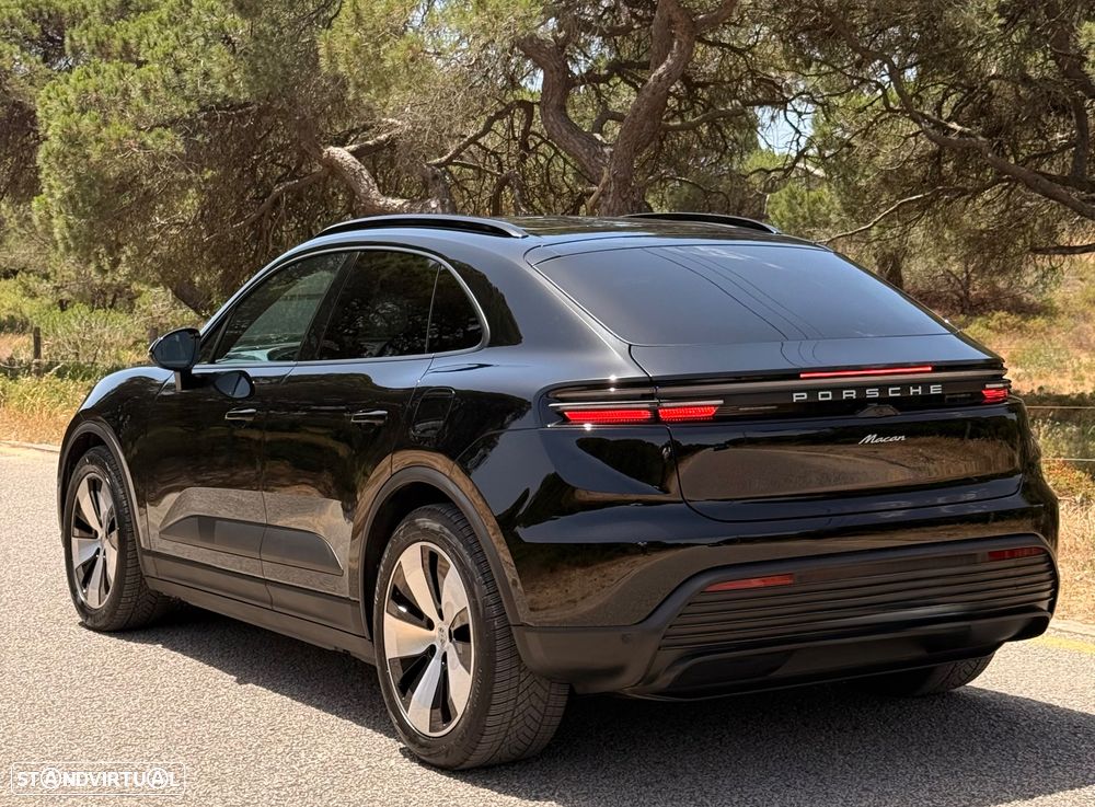 Porsche Macan Electric - 8