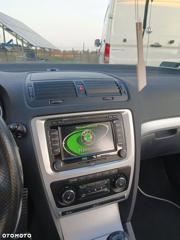 Skoda Octavia 2.0 TDI DPF RS - 9