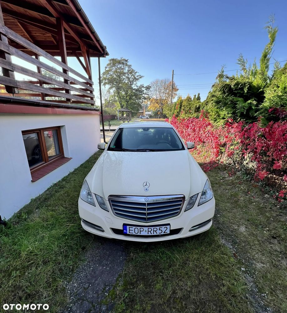 Mercedes-Benz E-Class 2012 photo 4