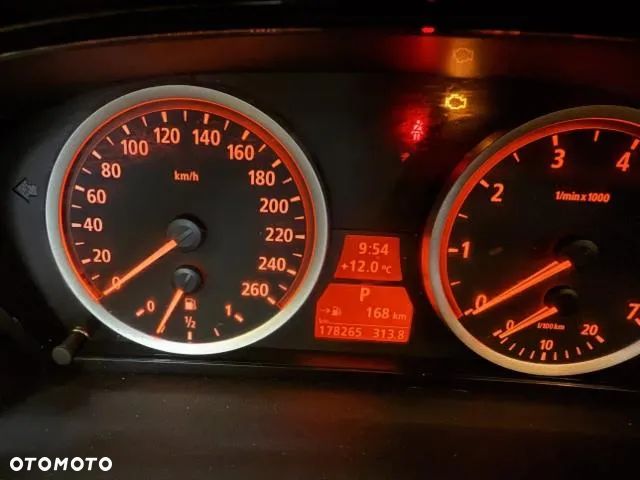 BMW Seria 5 523i - 18