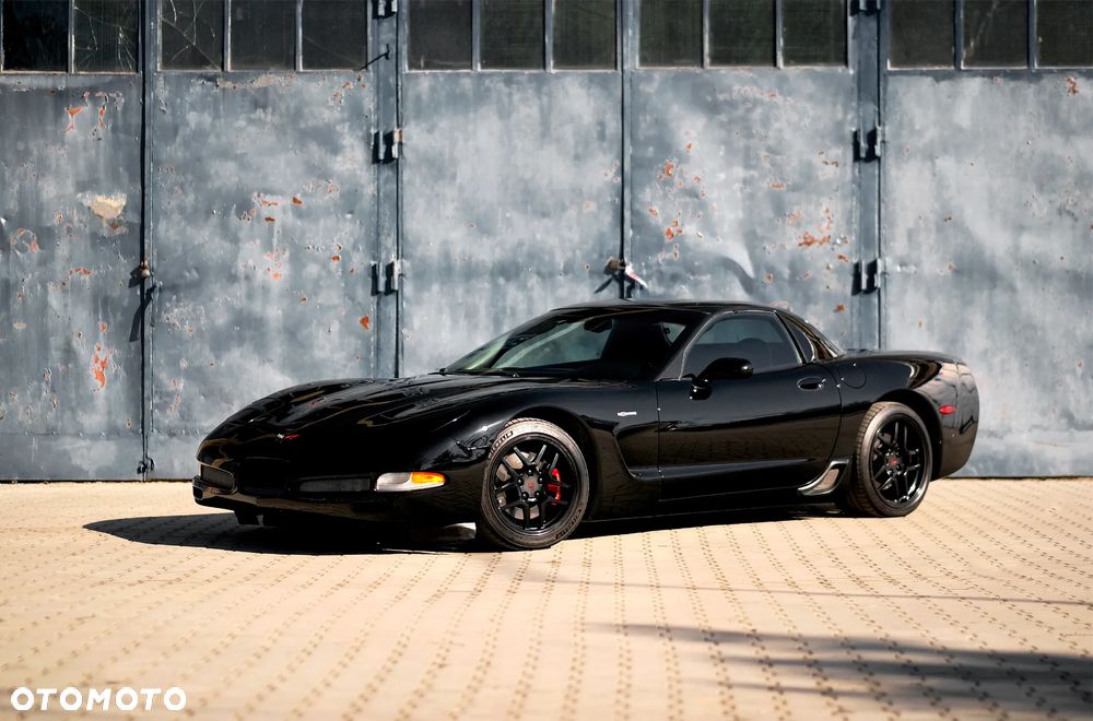 Chevrolet Corvette - 22