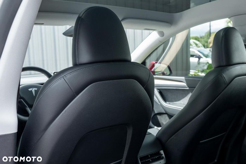 Tesla Model Y - 22
