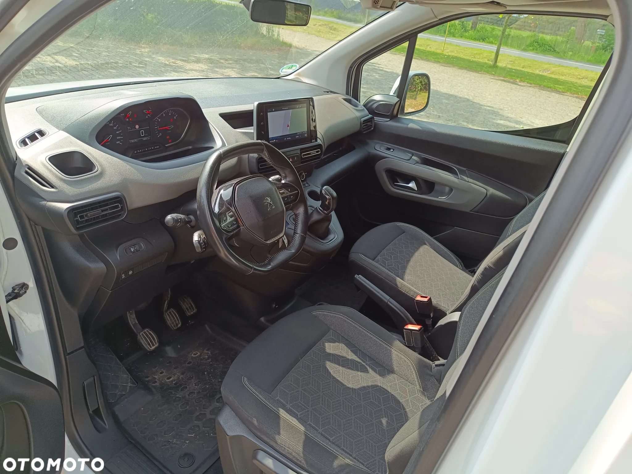 Peugeot Rifter BlueHDI 130 L1 Active Pack - 11