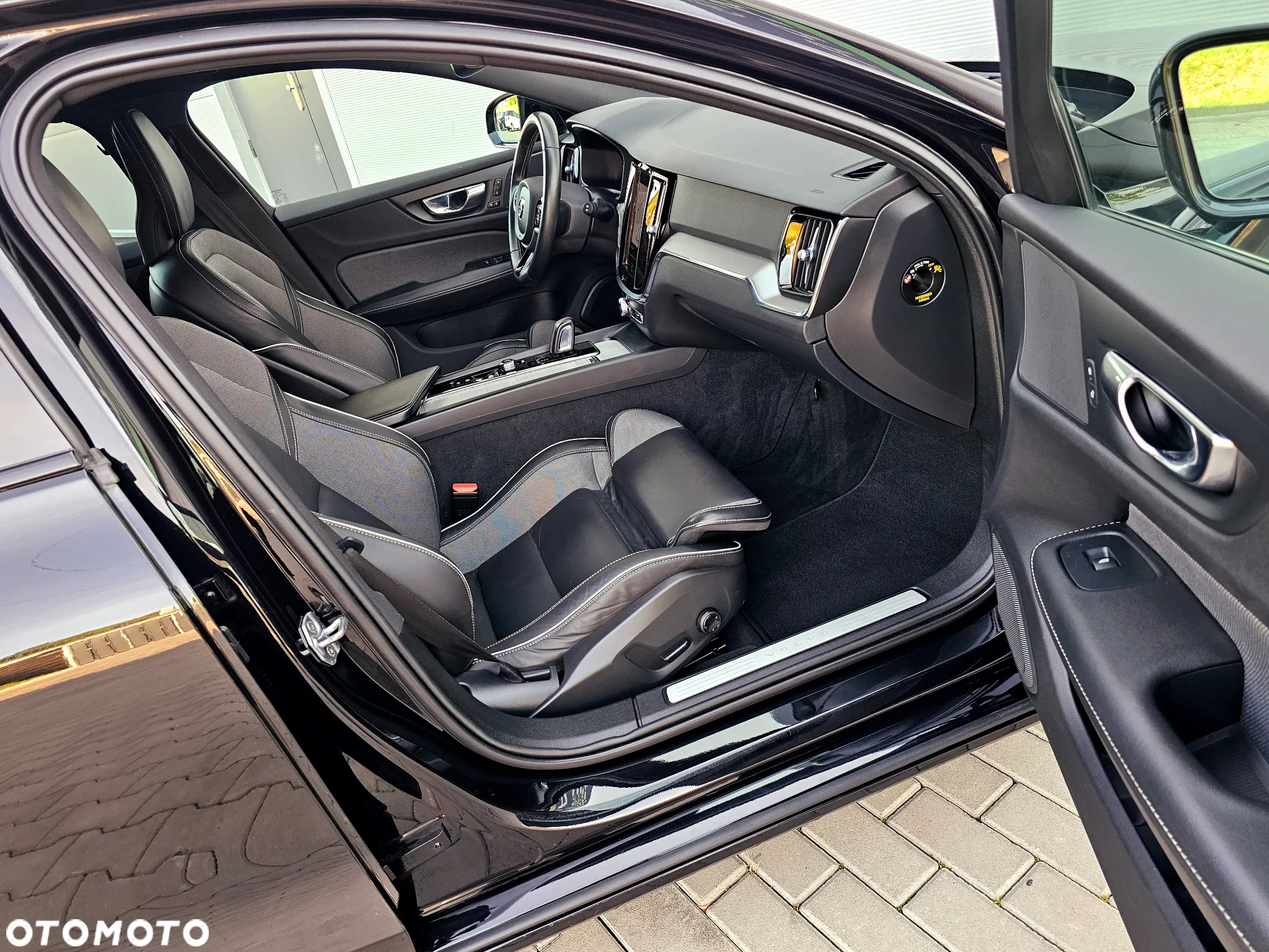Volvo V60 B4 D Geartronic RDesign - 33