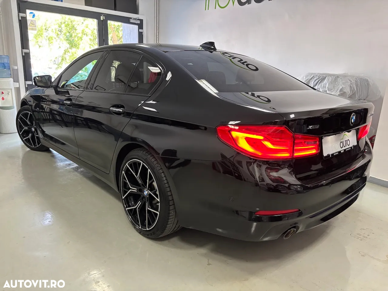 BMW Seria 5 530d xDrive Aut. Sport Line - 3