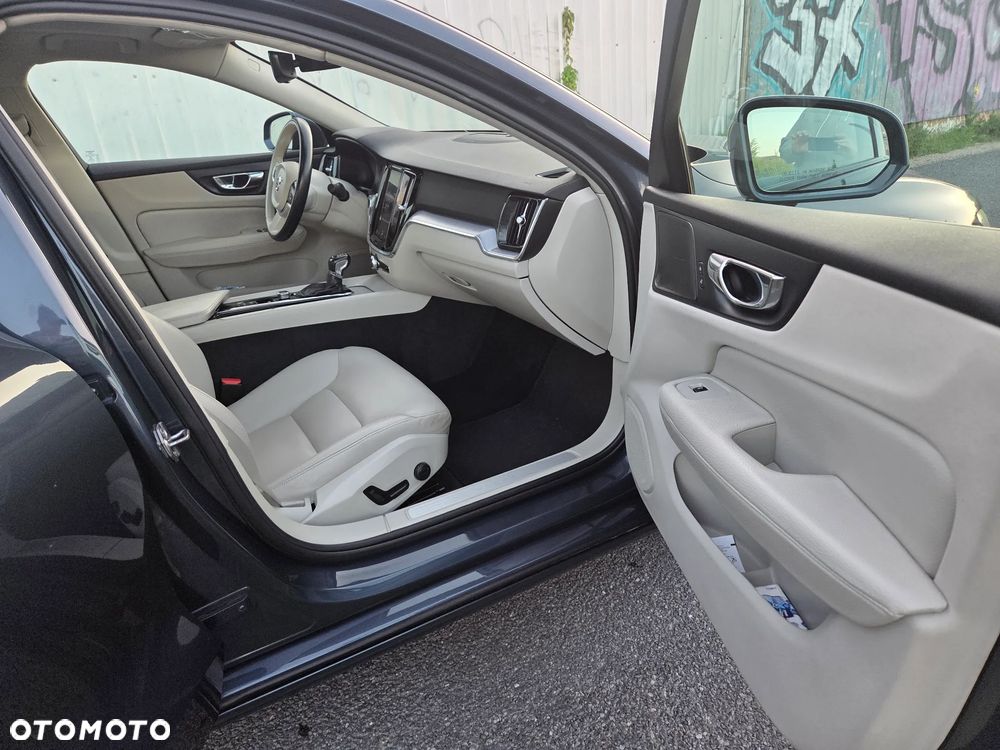 Volvo S60 T6 AWD R-Design - 18