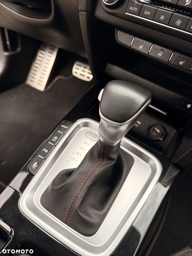 Kia ProCeed 1.6 T-GDI GT DCT - 19