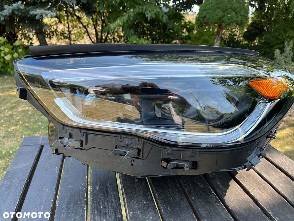 Lampa Mercedes GLA 35 AMG - 11