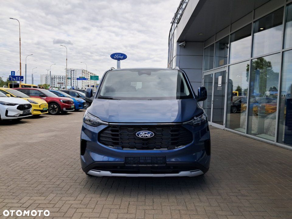 Ford Tourneo Custom - 11
