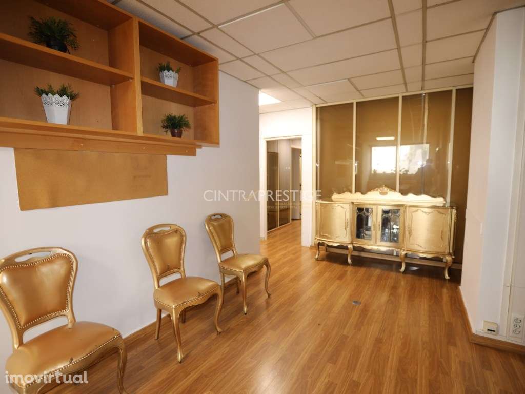 Lisboa. Escritório Mobilado para Arrendamento nas Olaias 165 m², 5 ... - Grande imagem: 4/20