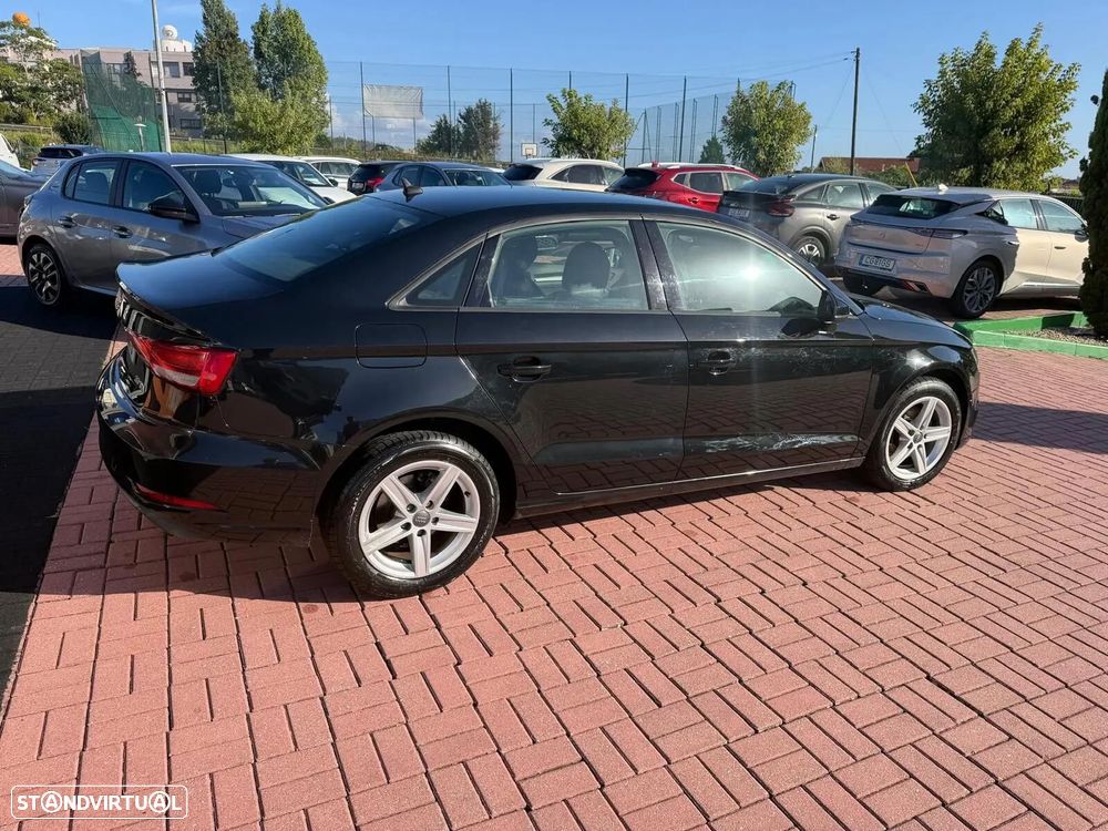Audi A3 Limousine 30 TDI Design - 16