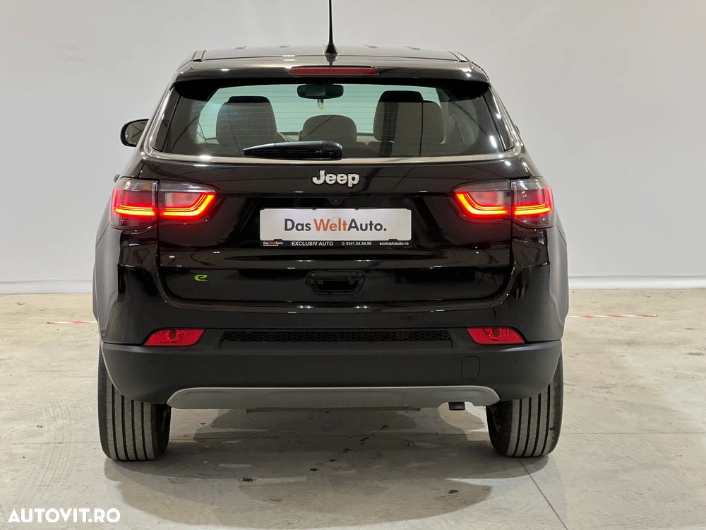 Jeep Compass - 32