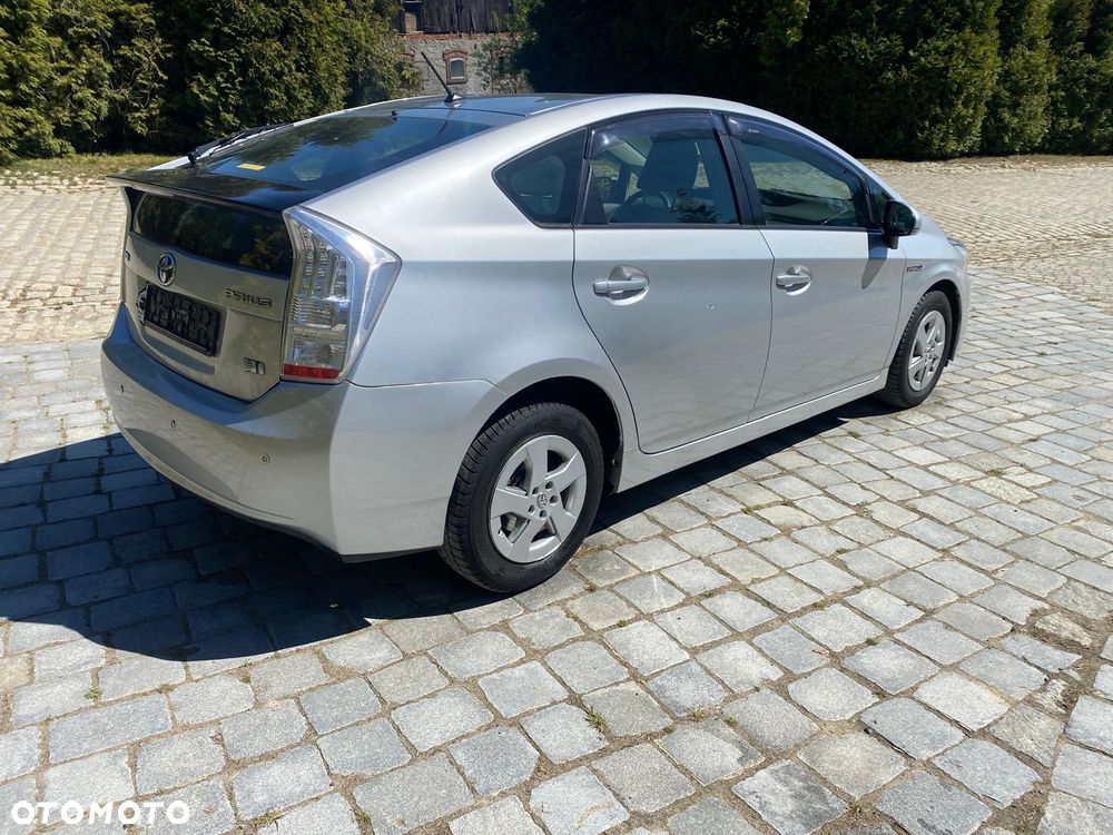 Toyota Prius 1.8 HSD Prestige - 6