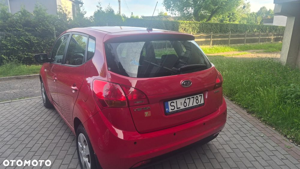 Kia Venga - 13