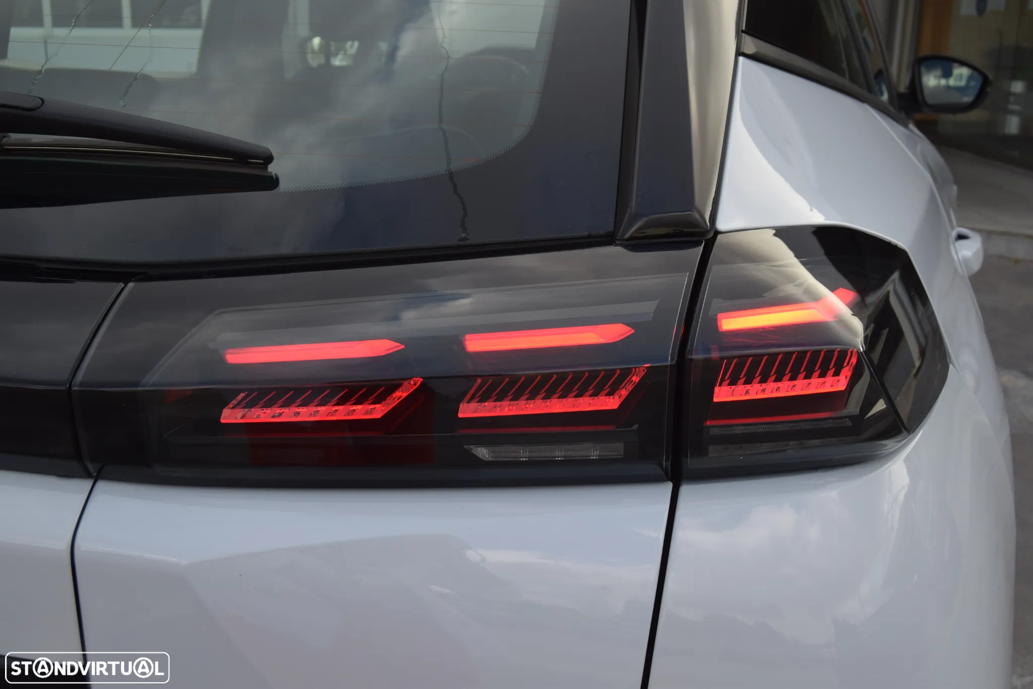 Peugeot e-2008 54 kWh Active - 9