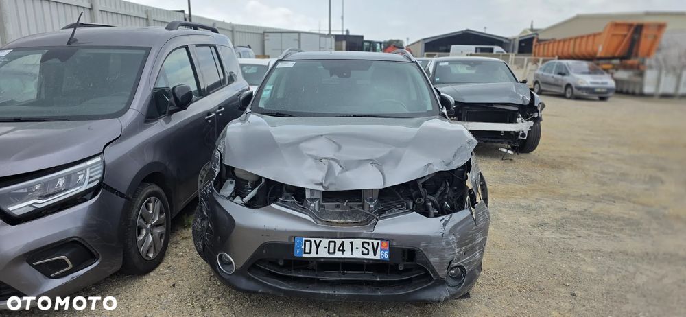 Nissan Qashqai 1.6 dCi Xtronic TEKNA+ - 6