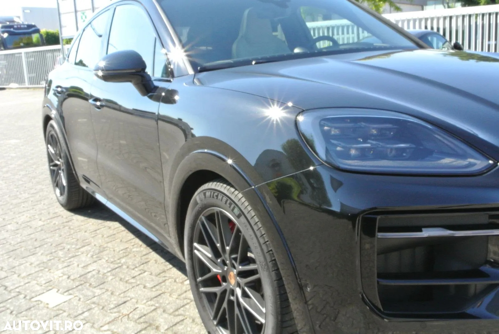 Porsche Cayenne Coupe GTS - 3